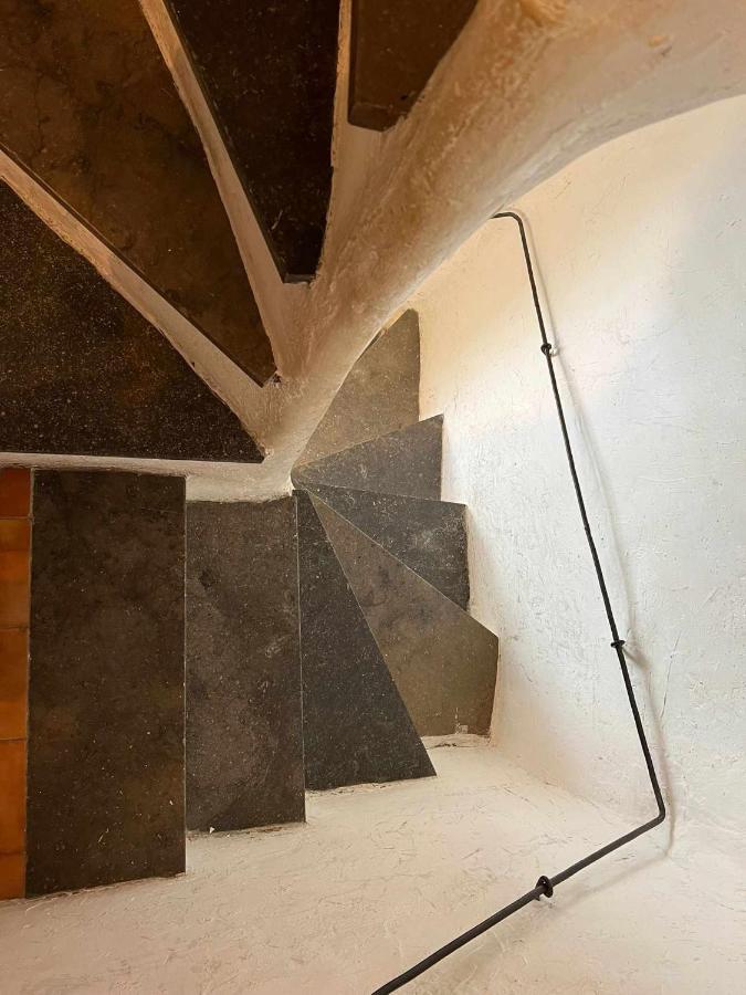 Romantic Duplex With Terrace And Great Views Girona Dış mekan fotoğraf